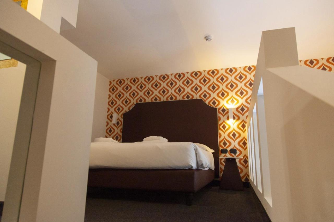 Hotel Al Campanile - Luxury Suites & Apartments Baveno Bagian luar foto
