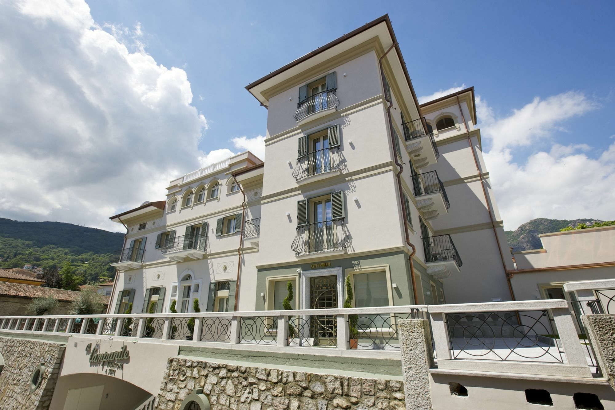 Hotel Al Campanile - Luxury Suites & Apartments Baveno Bagian luar foto